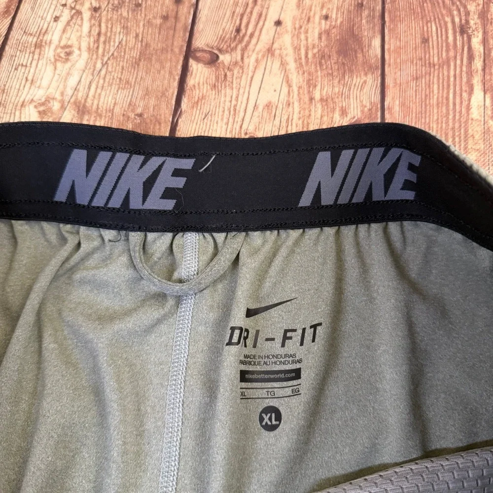 Nike Dri Fit Athletic Shorts Mens Extra Large Green Elastic Waist Pockets